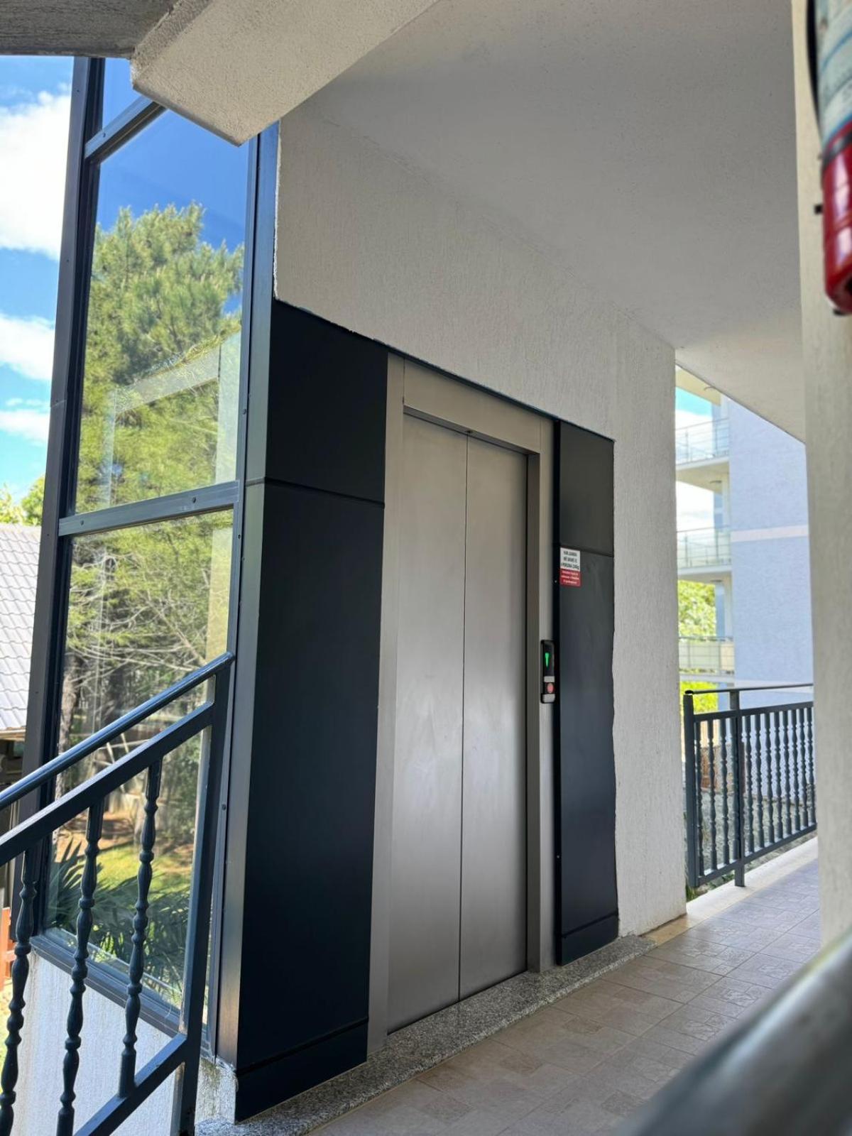 Flat Ergli Apartment Velipoje Exterior photo